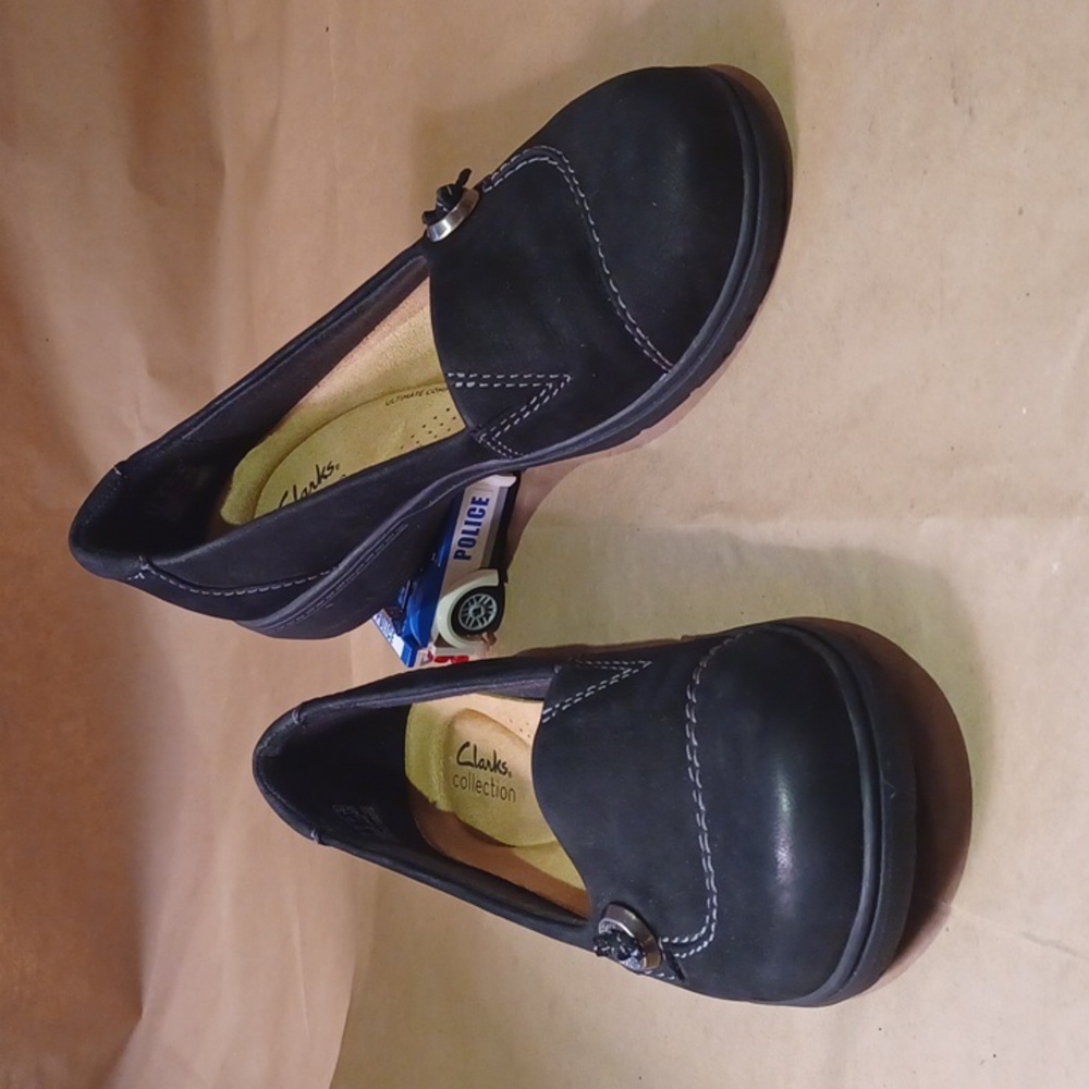 CLARKS Carleigh Lulin Women's size 8.5 black nubuck slip-on loafer
